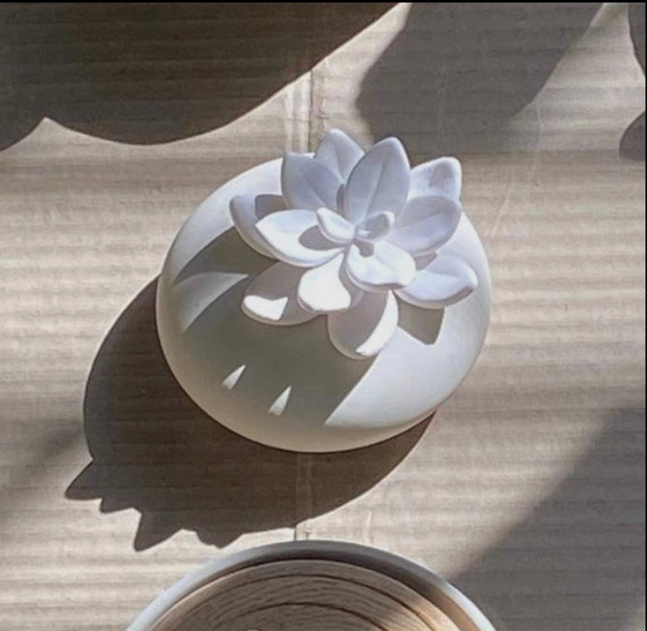 Diffusore in ceramica con fiore in porcellana - LUXURY PARFUMES